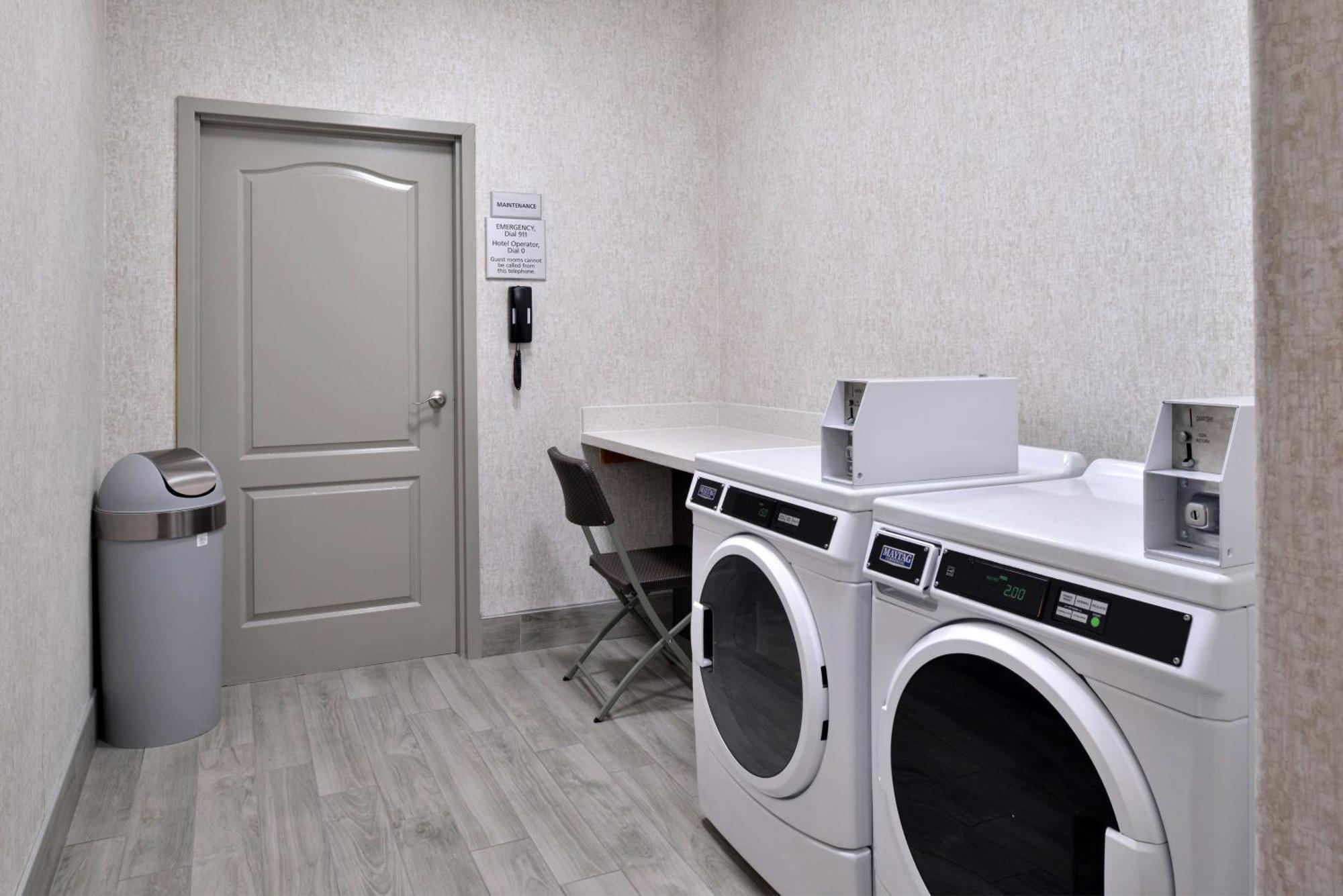 Hampton Inn Kansas City Northeast מראה חיצוני תמונה