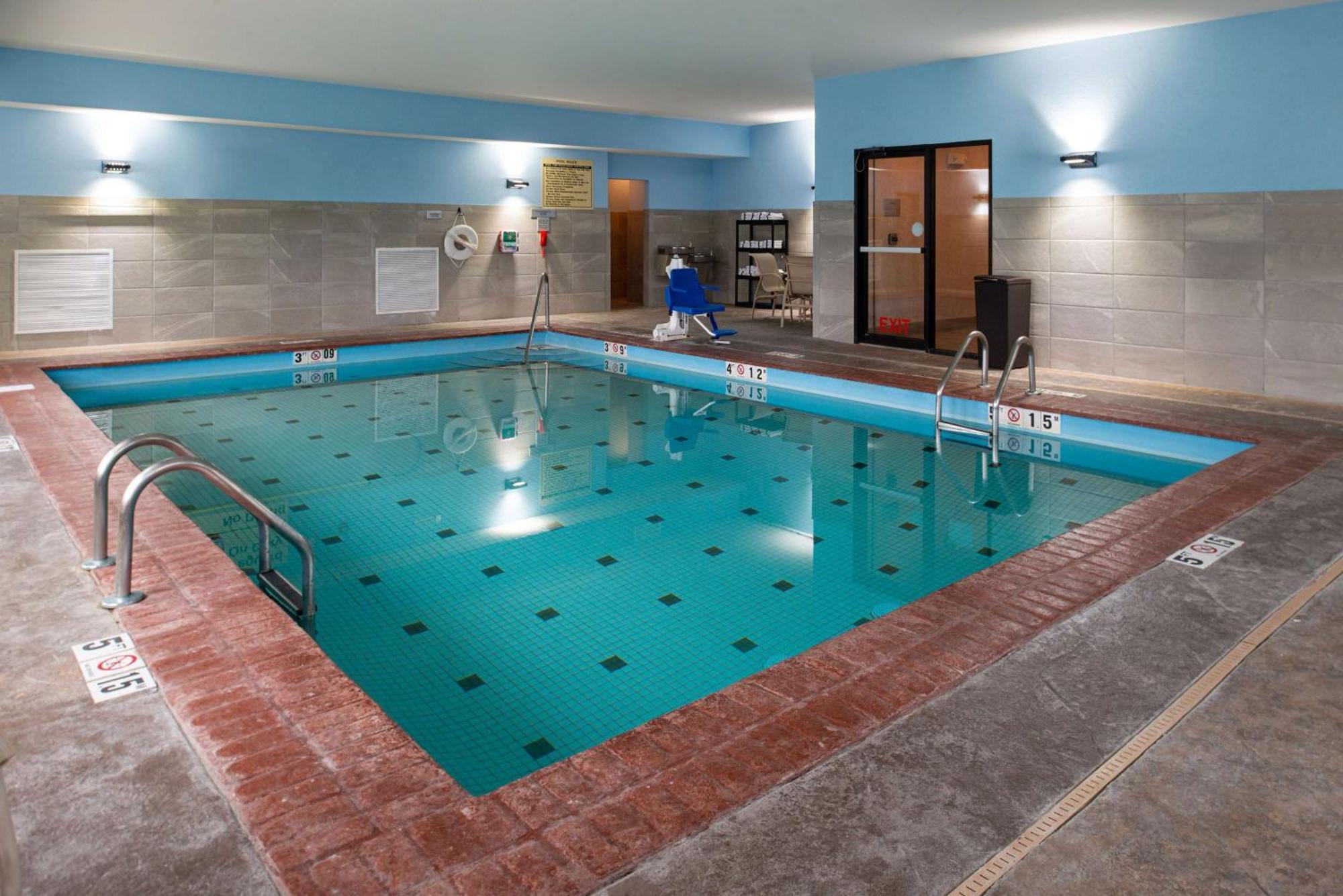 Hampton Inn Kansas City Northeast מראה חיצוני תמונה